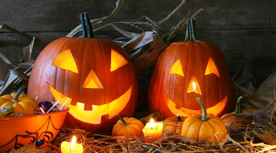 20 Halloween pumpkin carving ideas