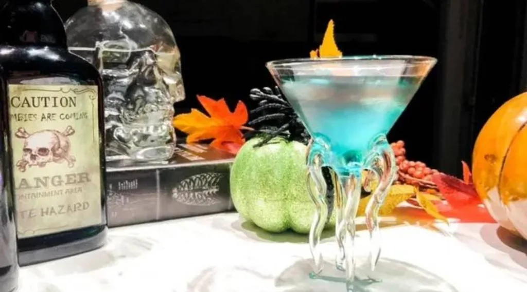 30 Spooky Halloween Cocktail Recipes